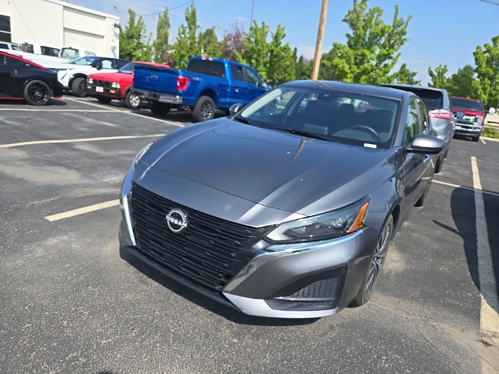 2023 Nissan Altima 2.5 SV photo 3