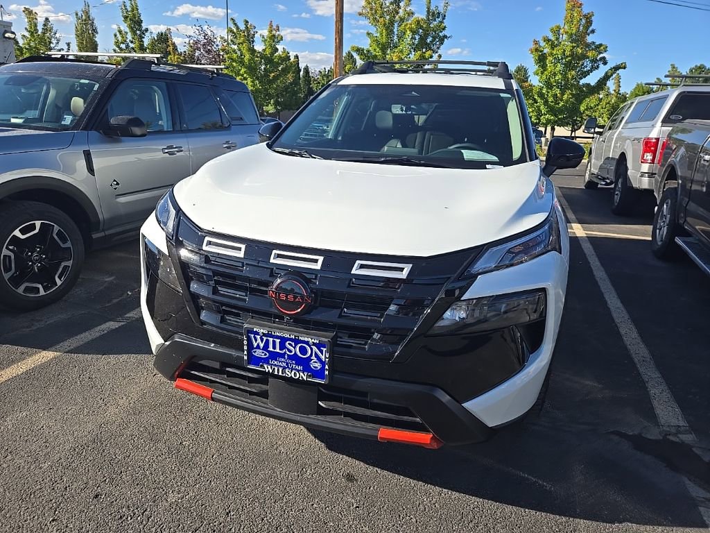 2025 Nissan Rogue photo 2
