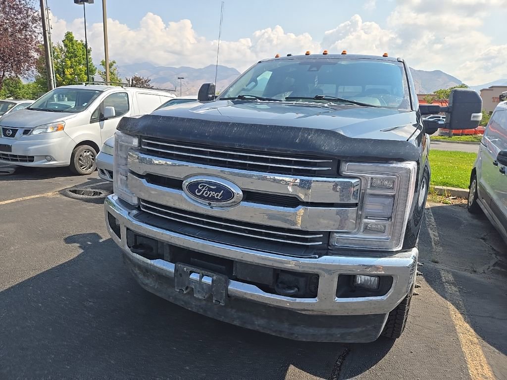 2018 Ford F-350 Lariat photo 2