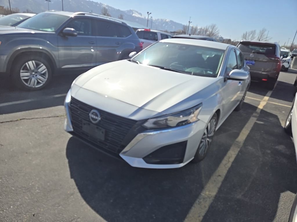 2023 Nissan Altima 2.5 SV photo 3