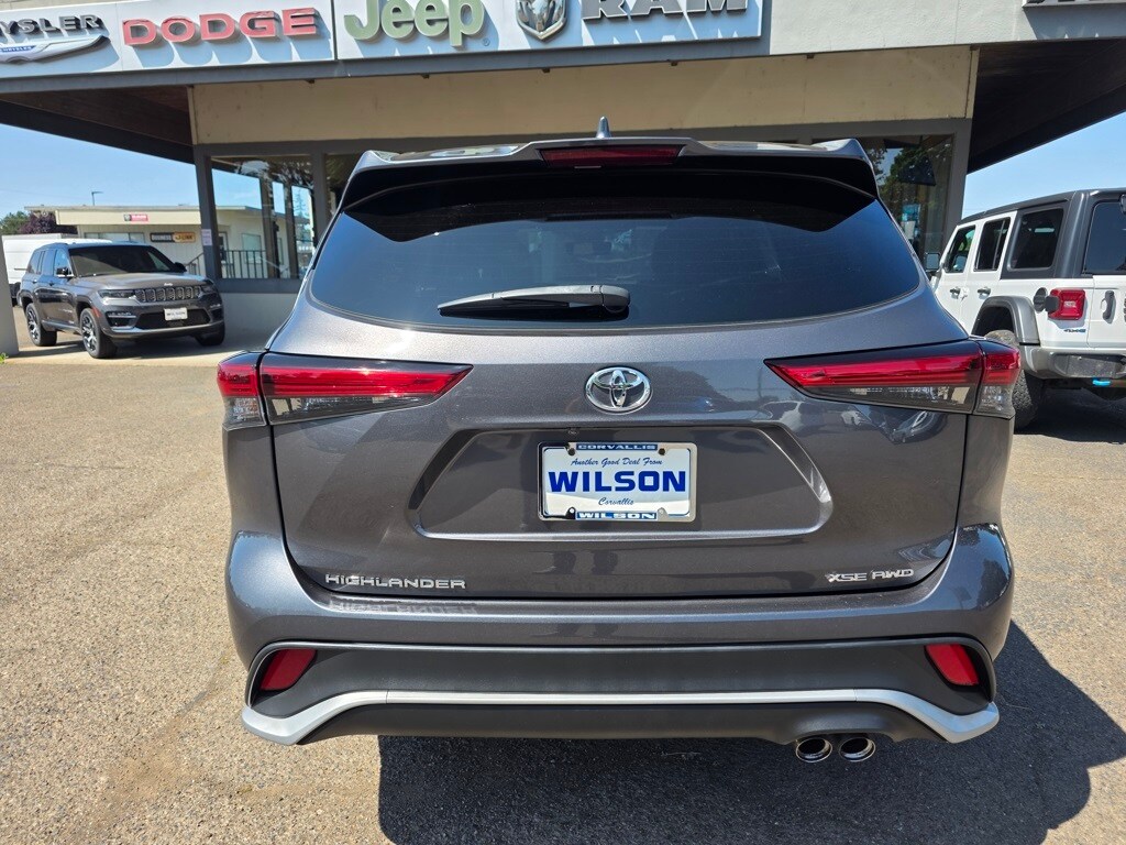 2021 Toyota Highlander XSE photo 4