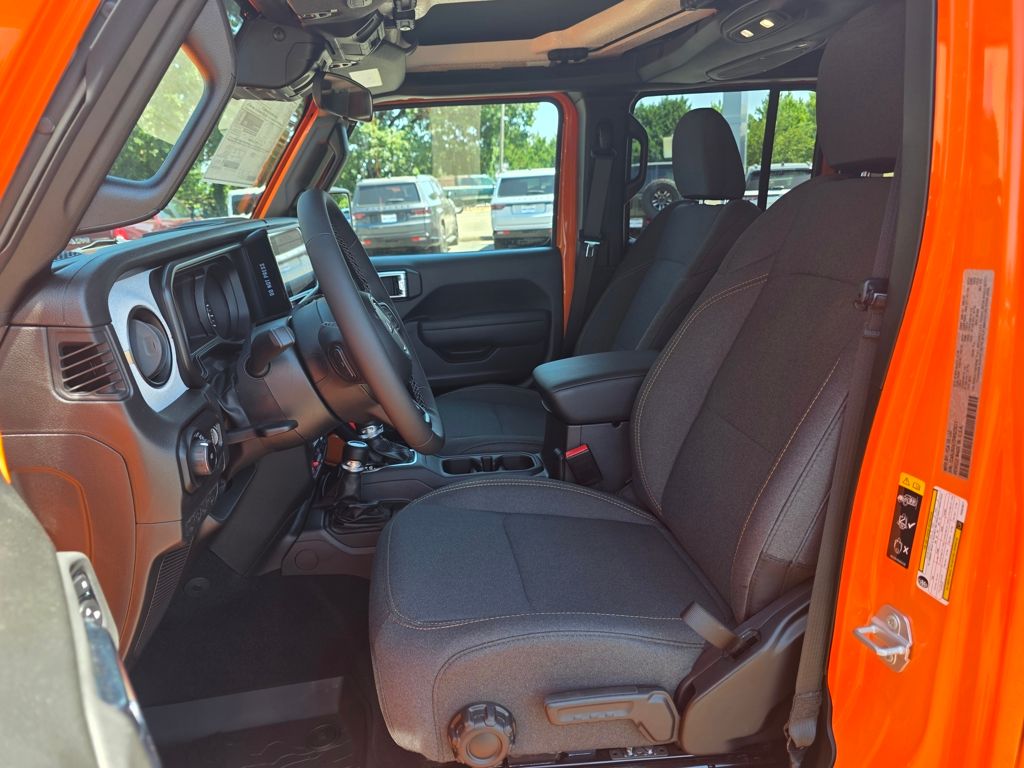 2025 Jeep Wrangler 4-Door Willys - Photo 7