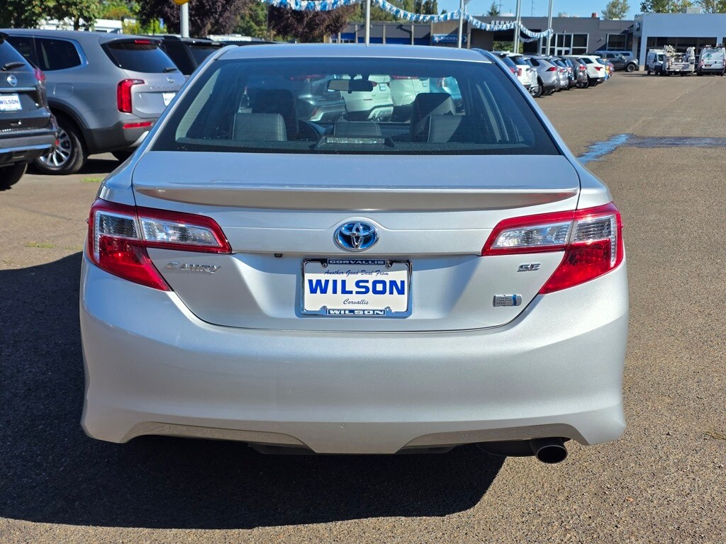 2014 Toyota Camry Hybrid SE photo 4