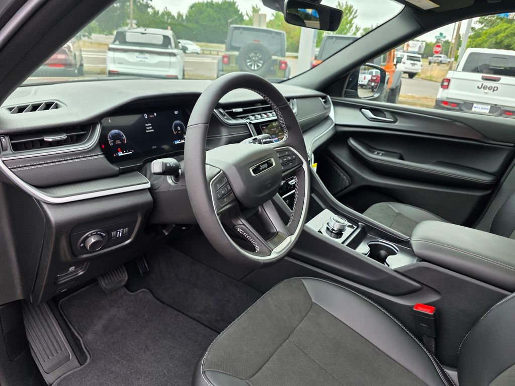 2025 Jeep Grand Cherokee Altitude - Photo 10