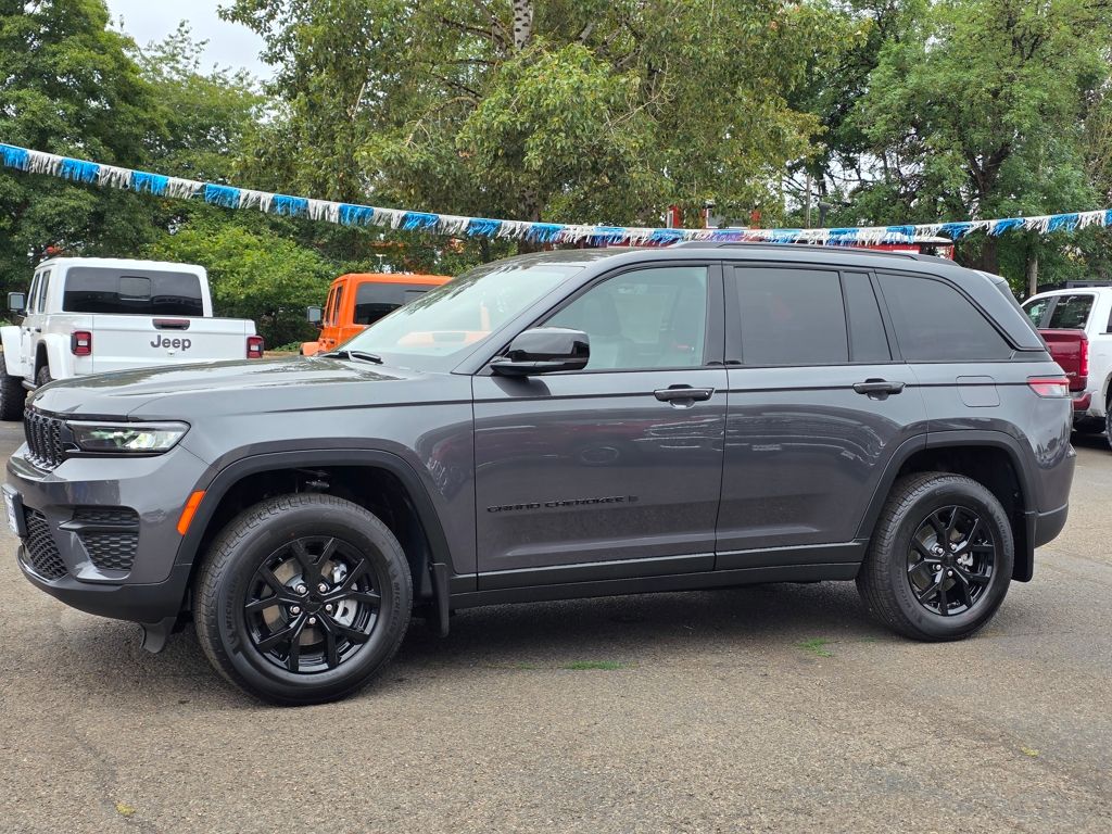 2025 Jeep Grand Cherokee Altitude - Photo 35