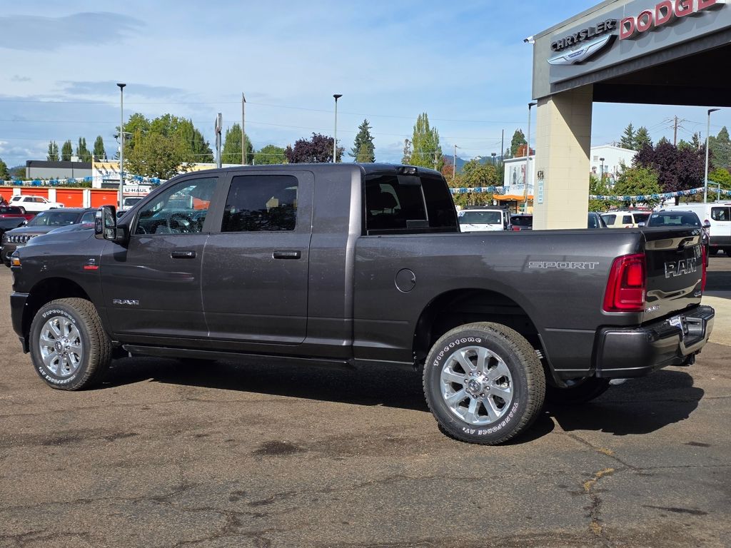 2025 RAM 3500 Laramie - Photo 37