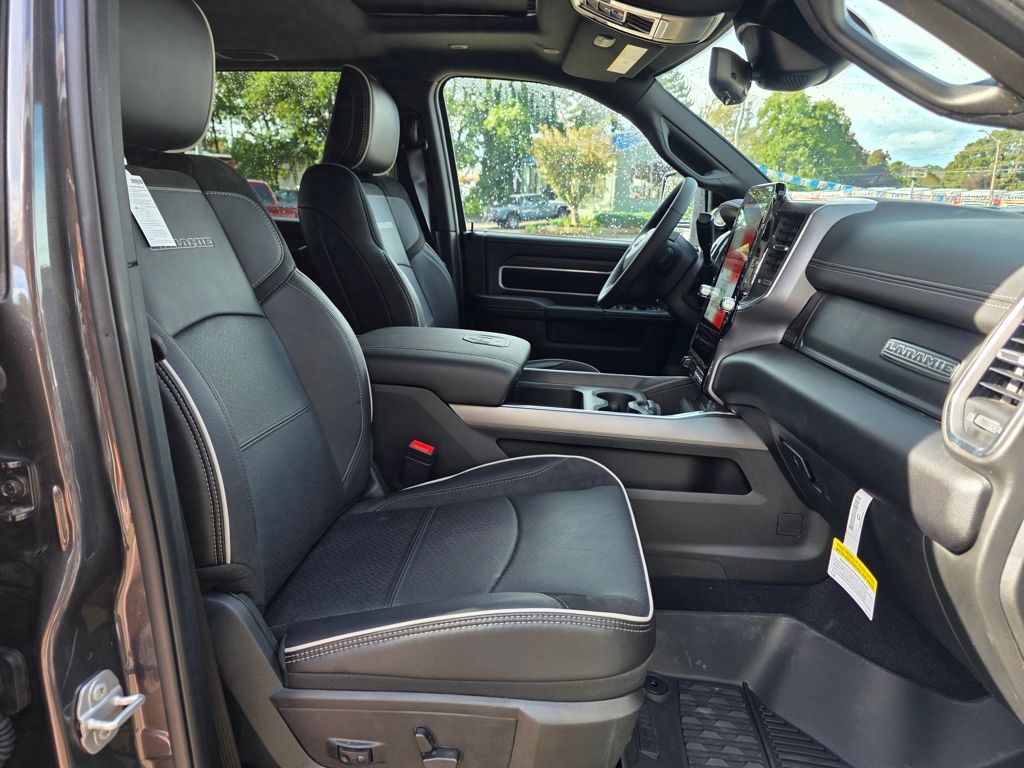 2025 RAM 3500 Laramie - Photo 26