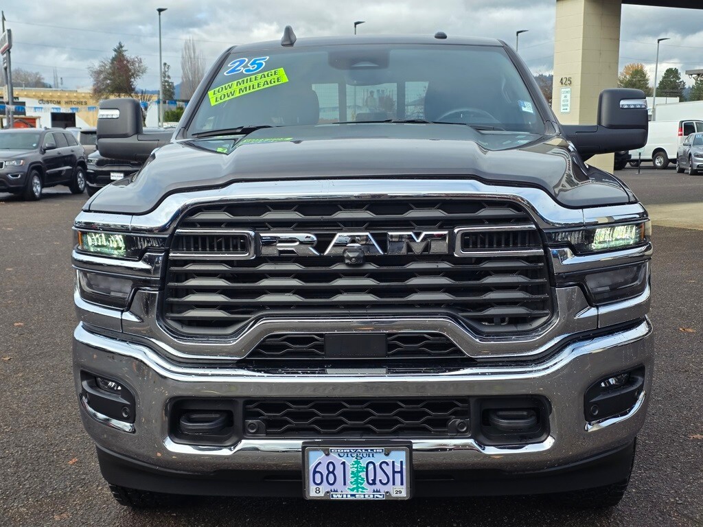 2025 Ram 3500 Tradesman photo 3