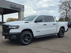 2026 Ram 1500 WARLOCK CREW CAB 4X4 5'7 BOX Pickup
