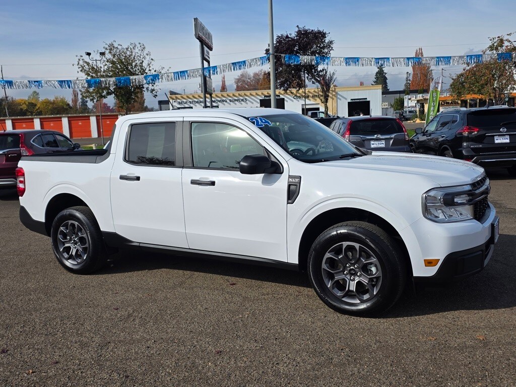 2024 Ford Maverick XLT photo 2