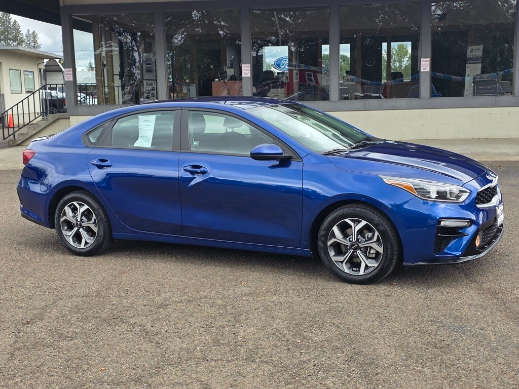 2021 Kia Forte LXS photo 2