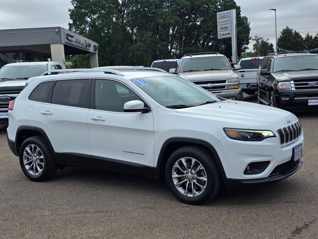2019 Jeep Cherokee Latitude photo 2