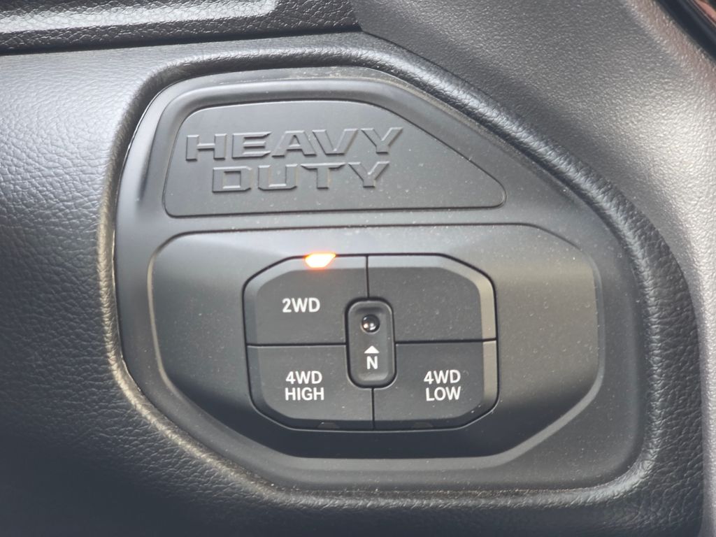 2025 RAM 3500 Laramie - Photo 17