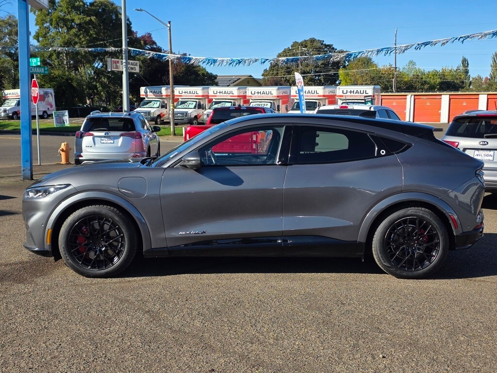 2021 Ford Mustang Mach-E Premium photo 4