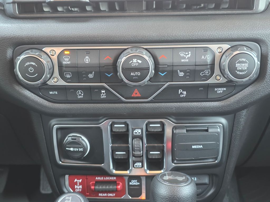 2025 Jeep Wrangler 4-Door Willys - Photo 19