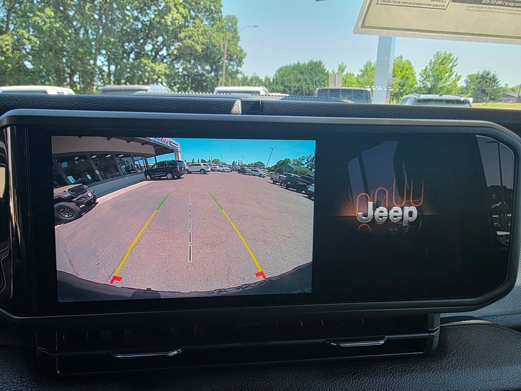 2025 Jeep Wrangler 4-Door Willys - Photo 11