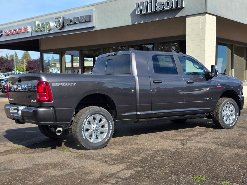 2025 RAM 3500 Laramie - Photo 32
