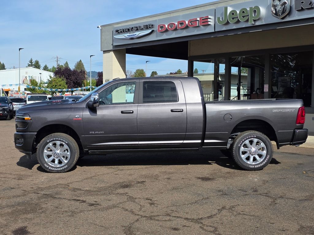 2025 RAM 3500 Laramie - Photo 6