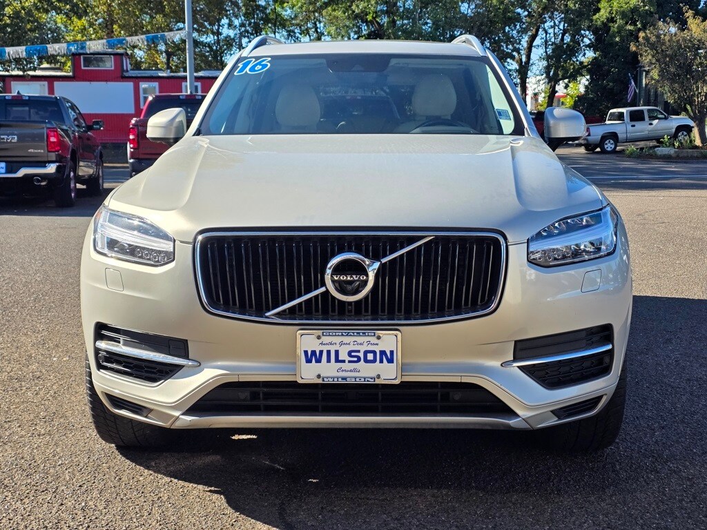 2016 Volvo XC90 T8 Momentum photo 2
