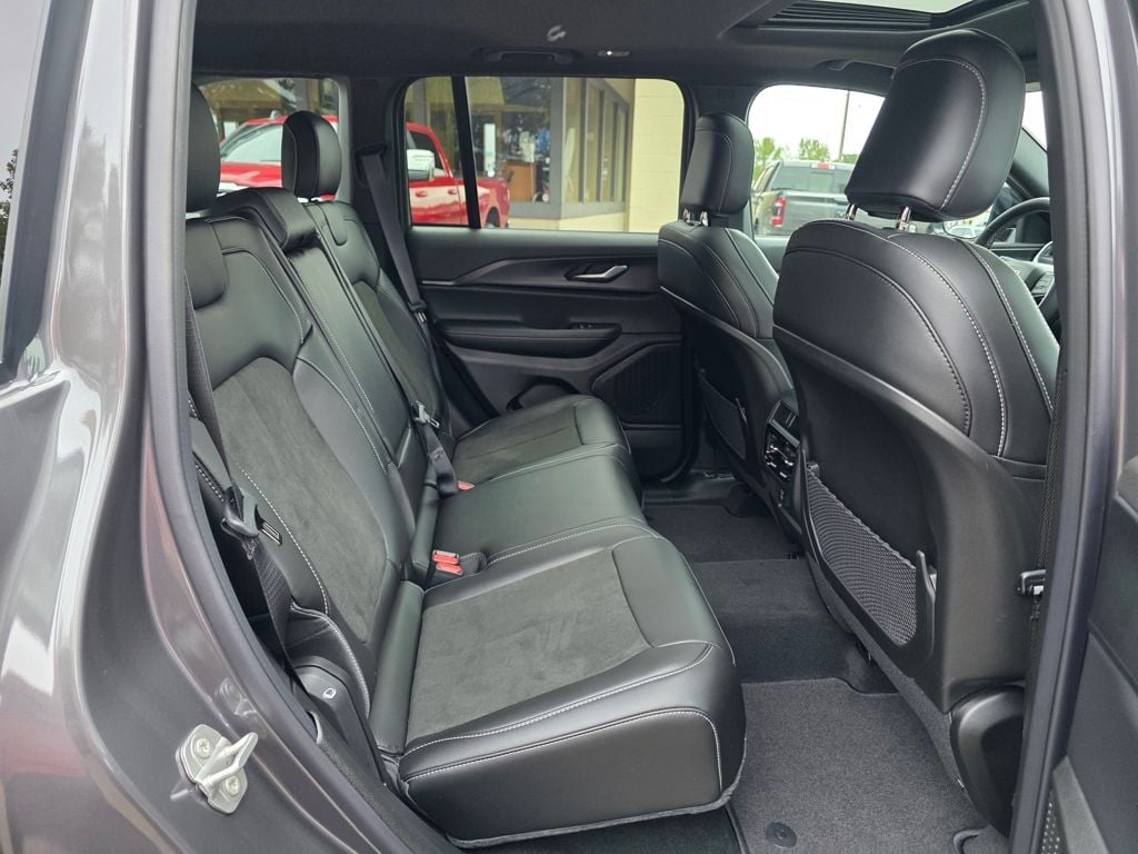 2025 Jeep Grand Cherokee Altitude - Photo 25