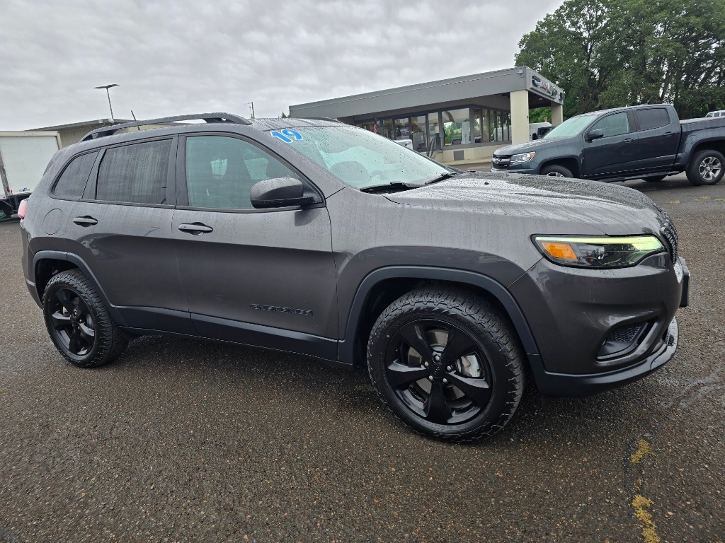 Used 2019 Jeep Cherokee Altitude with VIN 1C4PJMLX5KD469480 for sale in Corvallis, OR