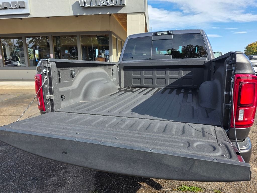 2025 RAM 3500 Laramie - Photo 33