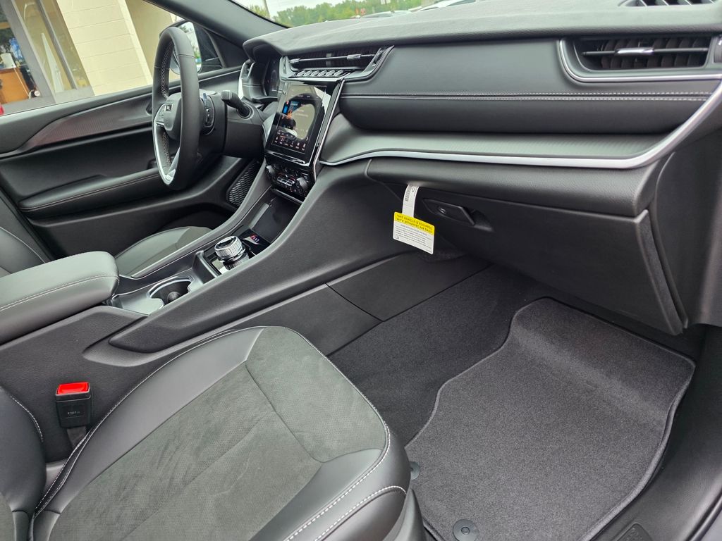 2025 Jeep Grand Cherokee Altitude - Photo 27