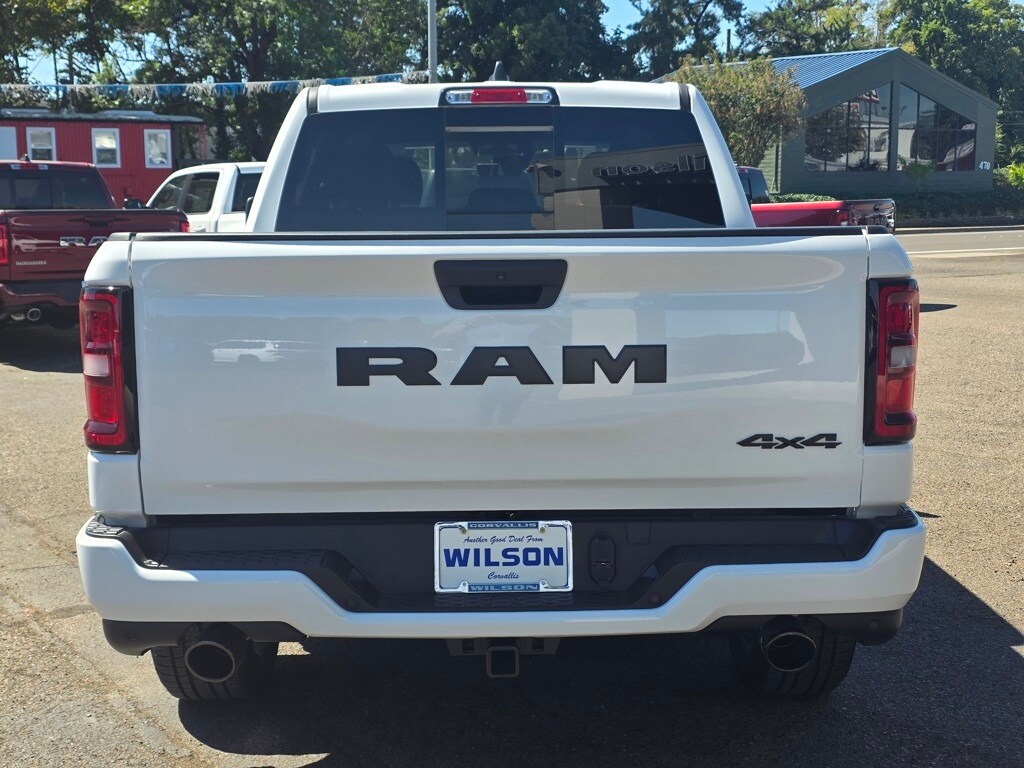 2025 Ram 1500 Tradesman photo 4