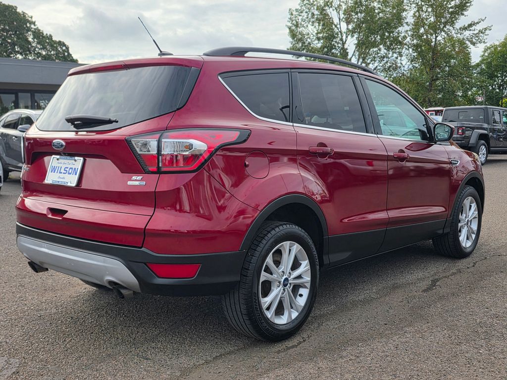 Used 2018 Ford Escape SE with VIN 1FMCU9GD1JUD59569 for sale in Corvallis, OR