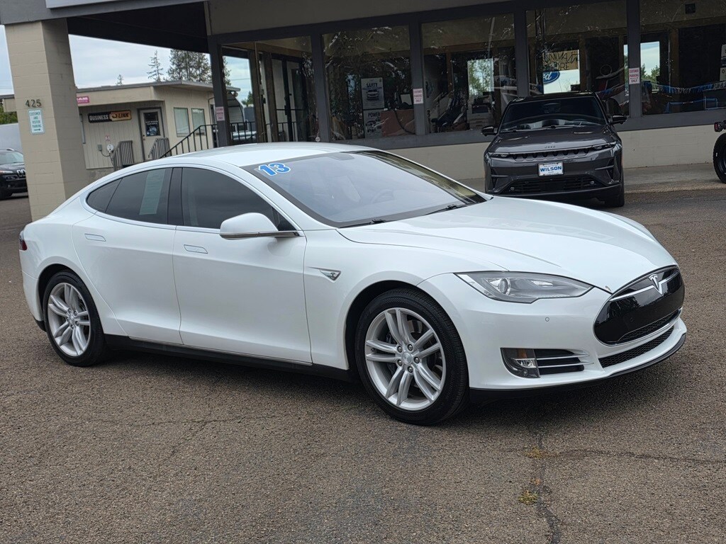 2013 Tesla Model S photo 2