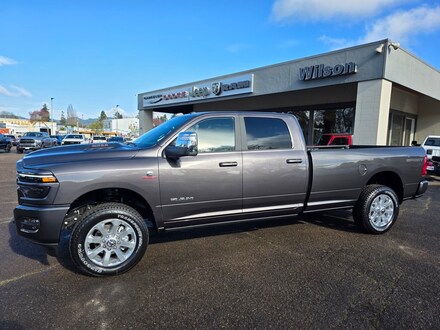 2025 Ram 3500 LARAMIE CREW CAB 4X4 8' BOX Pickup