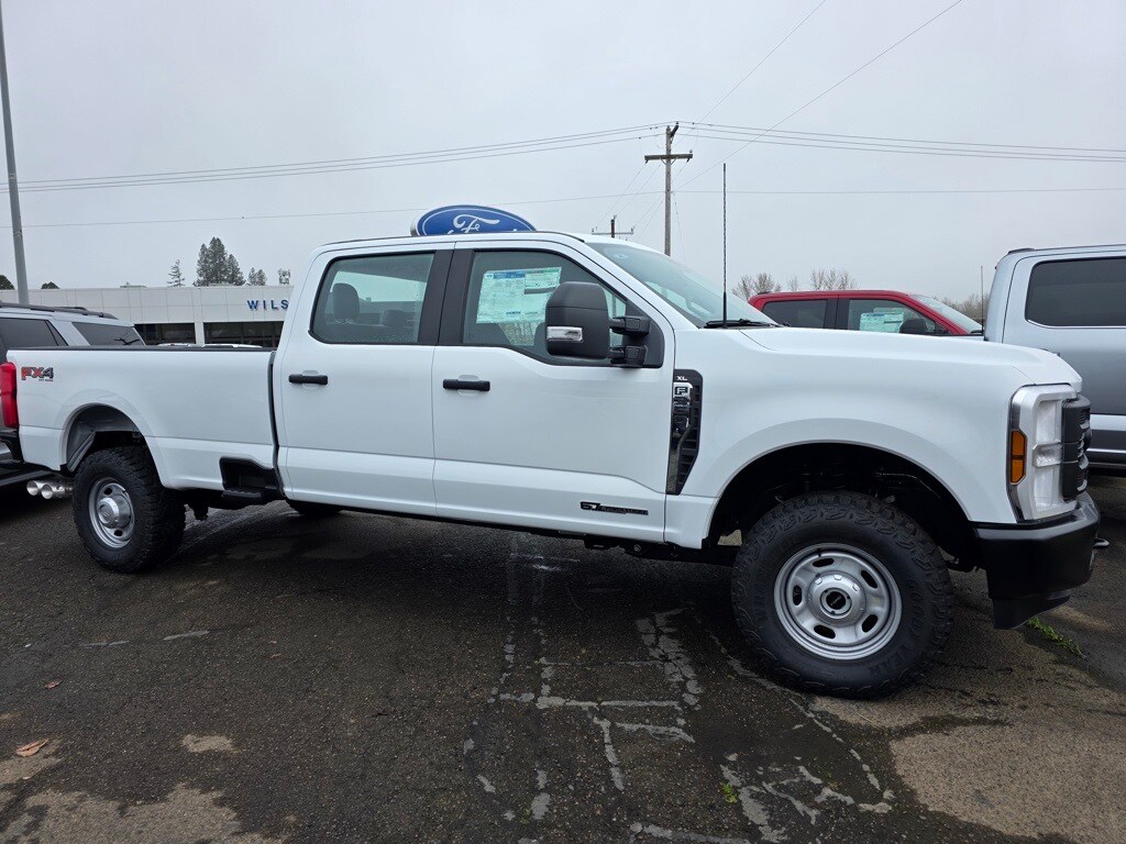 2025 Ford F-350 photo 2