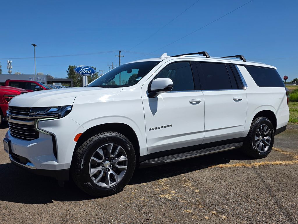 2021 Chevrolet Suburban 4WD 1500 LT's photo