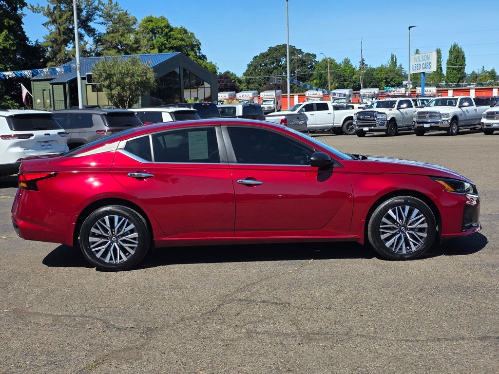 2024 Nissan Altima SV - Photo 6