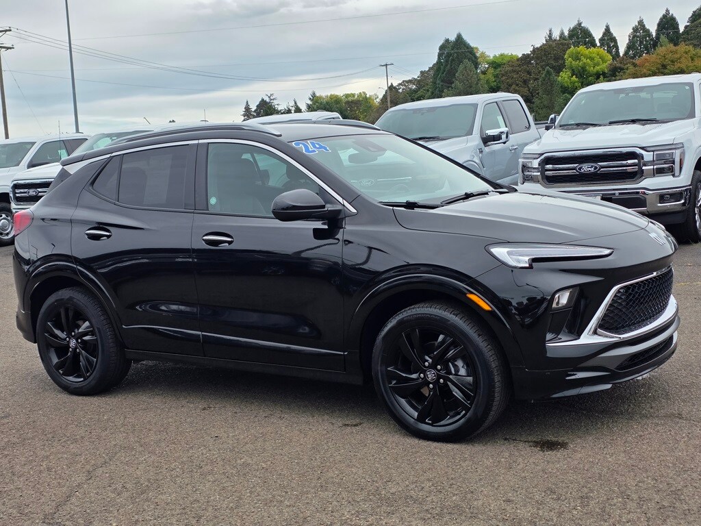 2024 Buick Encore GX Sport Touring photo 2