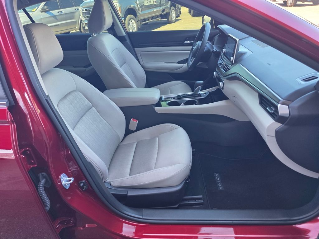 2024 Nissan Altima SV - Photo 21