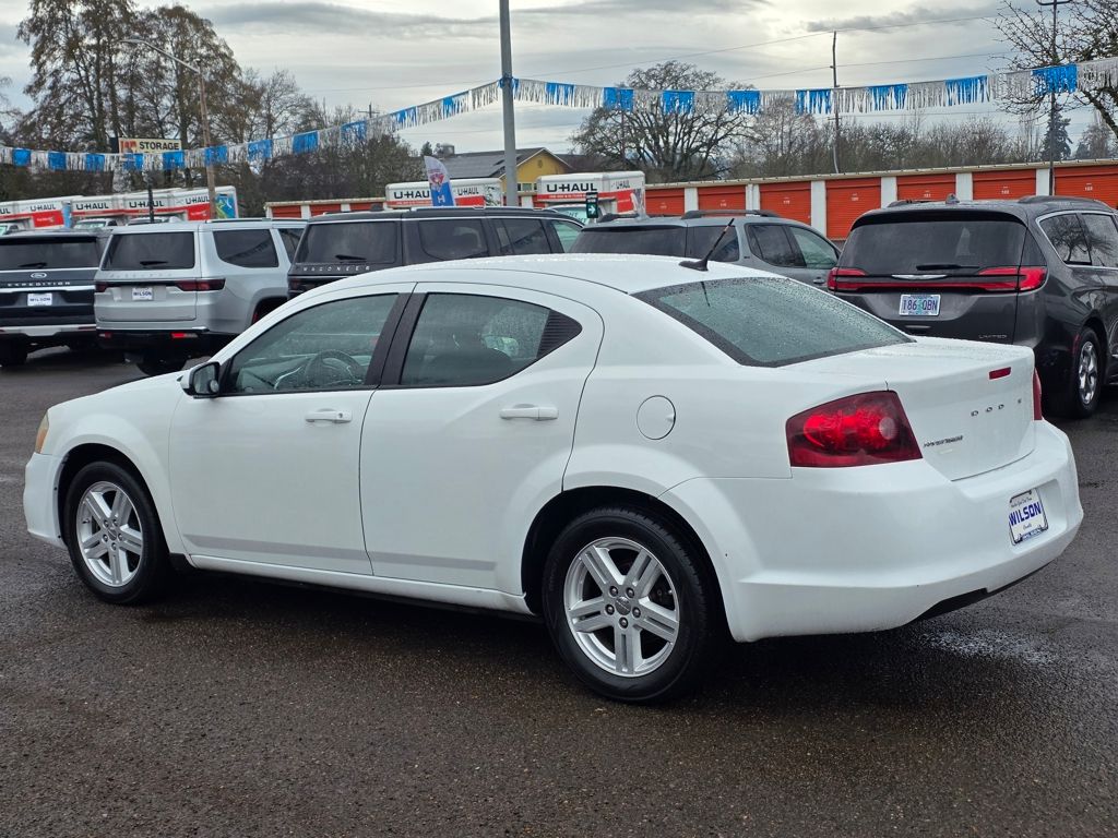 2012 Dodge Avenger SXT photo 2