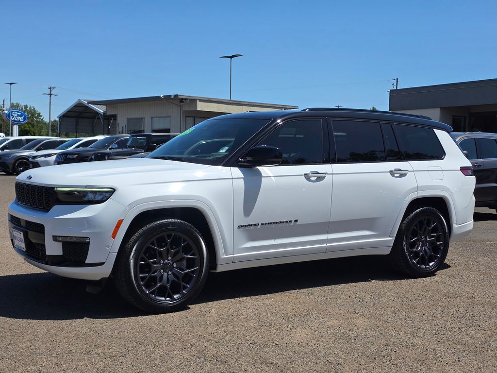 2025 Jeep Grand Cherokee L Summit Reserve 4x4's photo