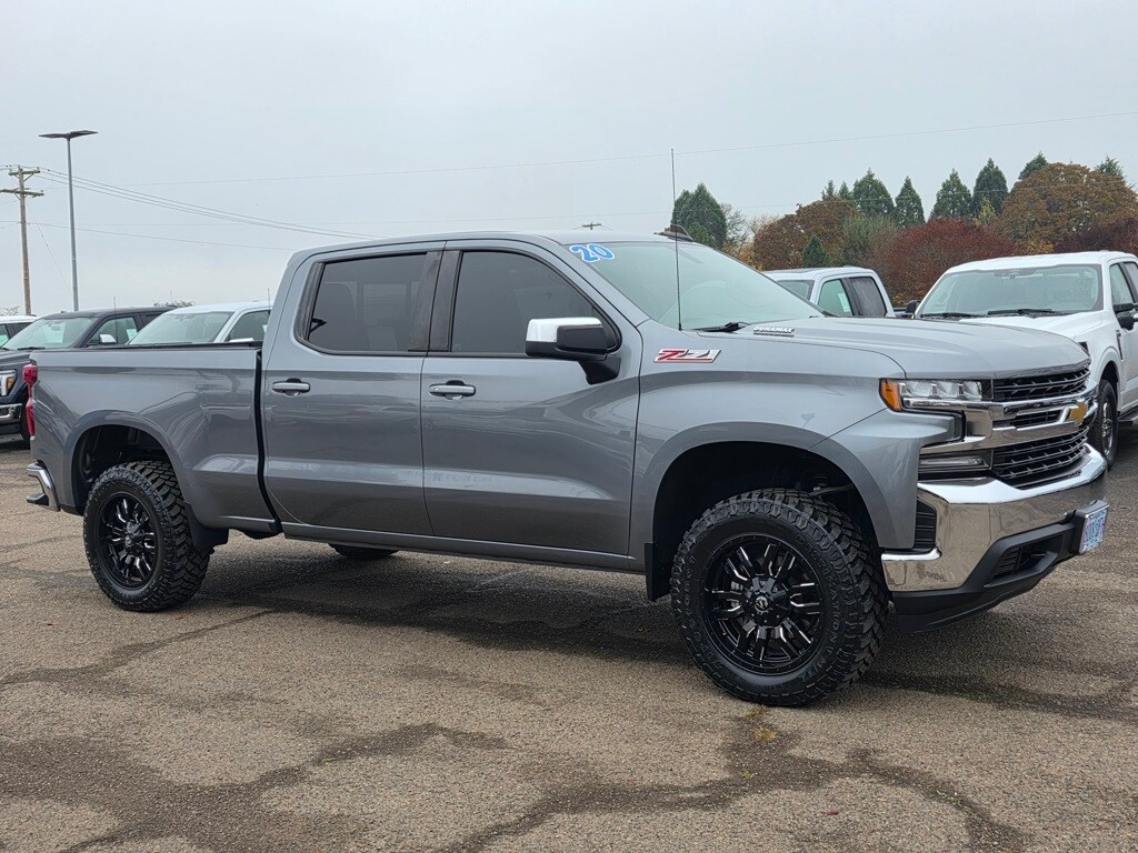 2020 Chevrolet Silverado 1500 LT photo 2