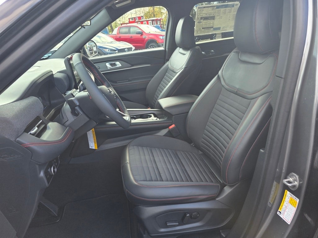 2026 Ford Explorer ST-Line photo 3
