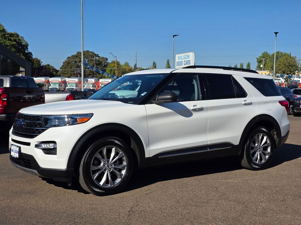2023 Ford Explorer XLT 4WD's photo