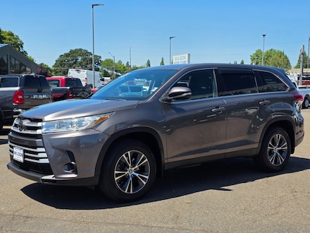 2019 Toyota Highlander LE SUV