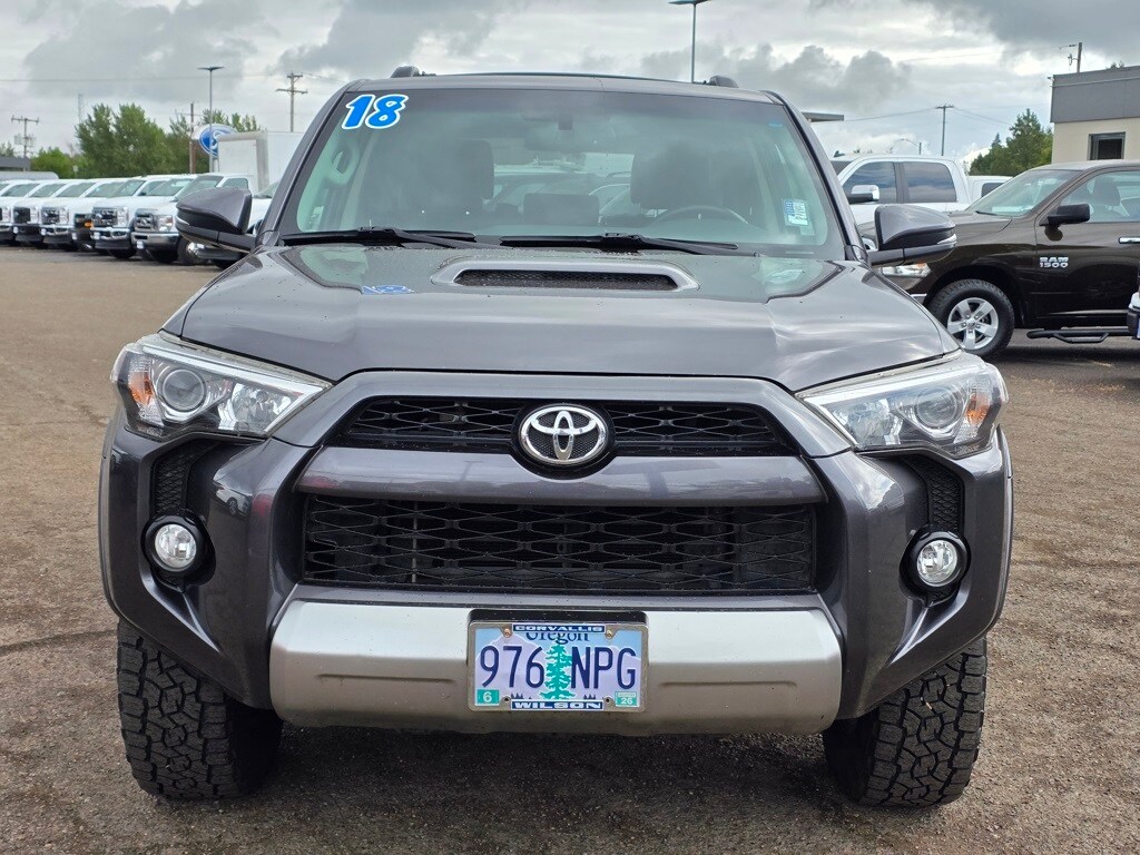 2018 Toyota 4Runner TRD Off-Road Premium photo 3