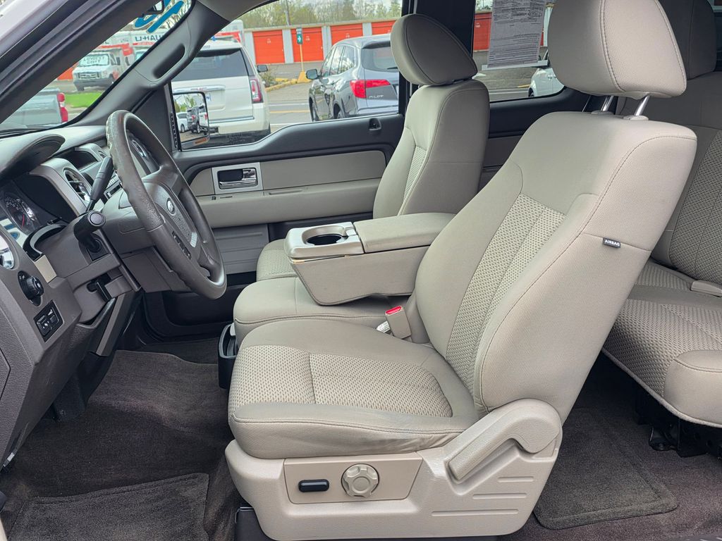 2010 Ford F-150 XLT photo 4