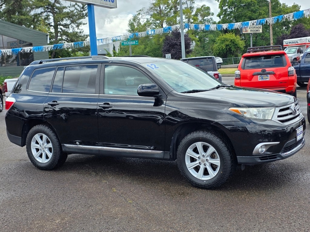Used 2012 Toyota Highlander Base with VIN 5TDBK3EH9CS148880 for sale in Corvallis, OR