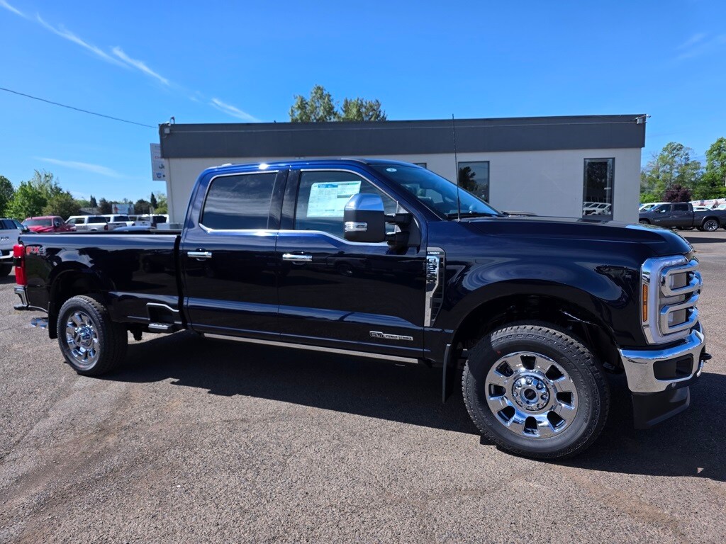 2025 Ford F-350 photo 2