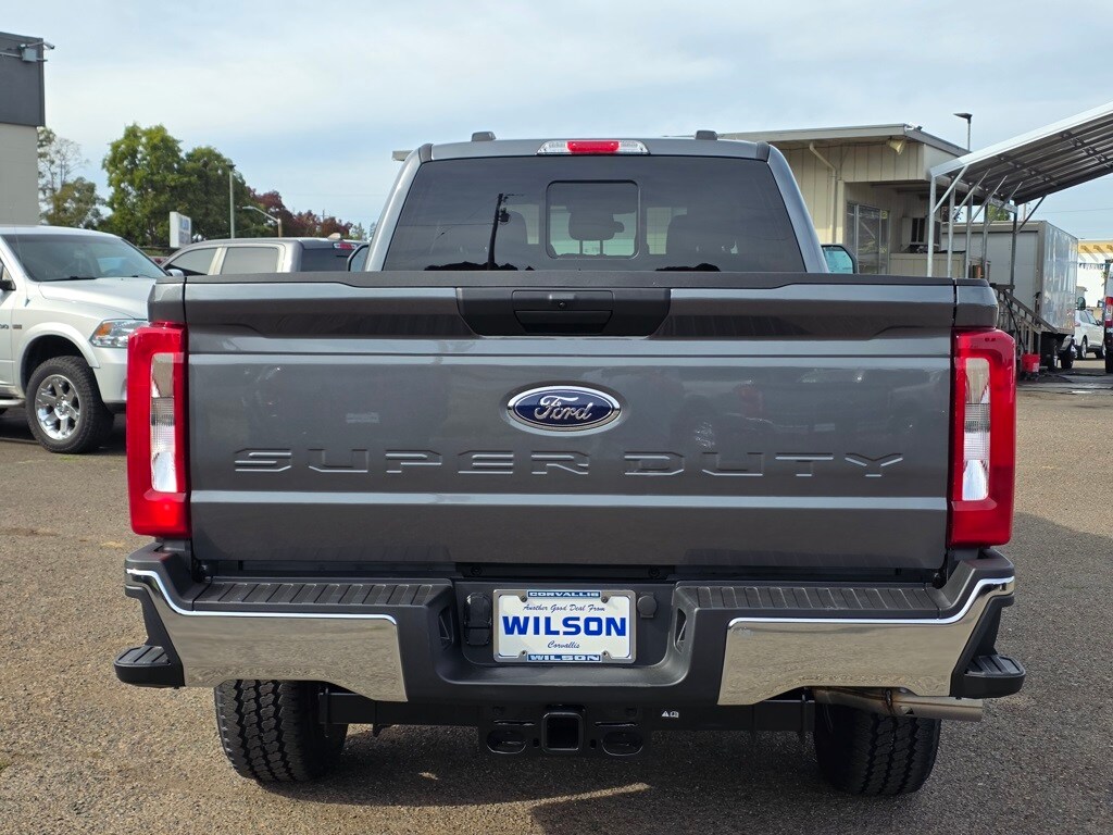 2026 Ford F-350 photo 4