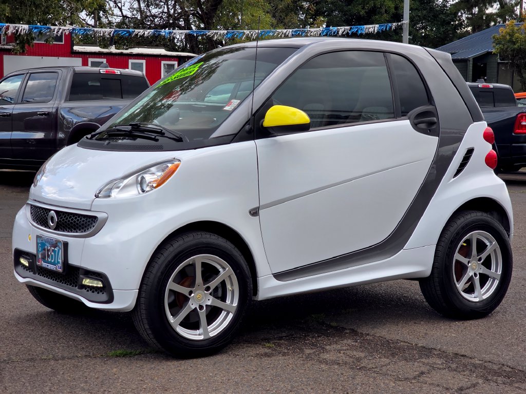 Used 2014 smart fortwo passion with VIN WMEEJ3BA6EK745620 for sale in Corvallis, OR