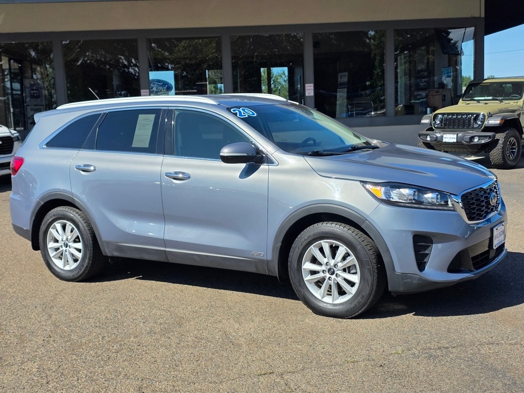 Used 2020 Kia Sorento LX with VIN 5XYPGDA31LG623653 for sale in Corvallis, OR