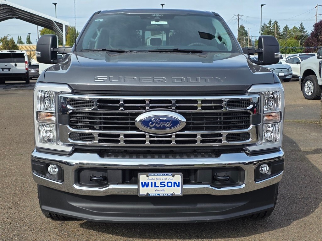 2026 Ford F-350 photo 3